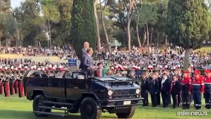 Lo spettacolare carosello dei Carabinieri a piazza di Siena