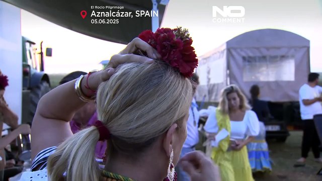 Hundreds gather in El Rocío to honour La Blanca Paloma