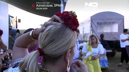 Centinaia di persone si radunano a El Rocío per onorare La Blanca Paloma