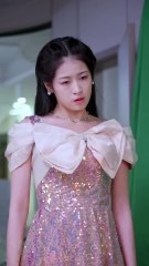 The girl took a sniff of the cup, and CEO immediately recognized her and took her home to spoil her！