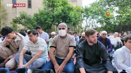 Japonya'da bayram namazı 3 kez kılındı