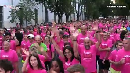 Run 5.30, più di diecimila persone di corsa all'alba a Modena