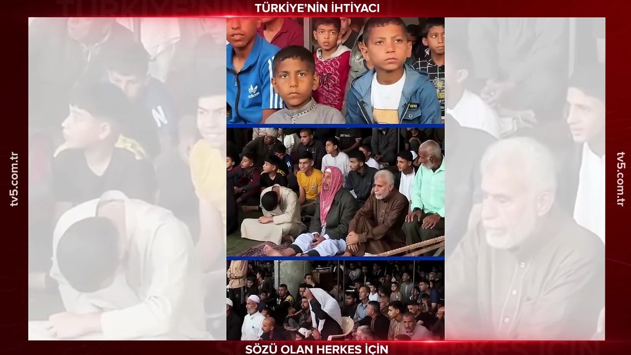 Gazze'de Filistinliler bayram namazını İsrail saldırılarında yıkılan camilerin enkazında kıldı
