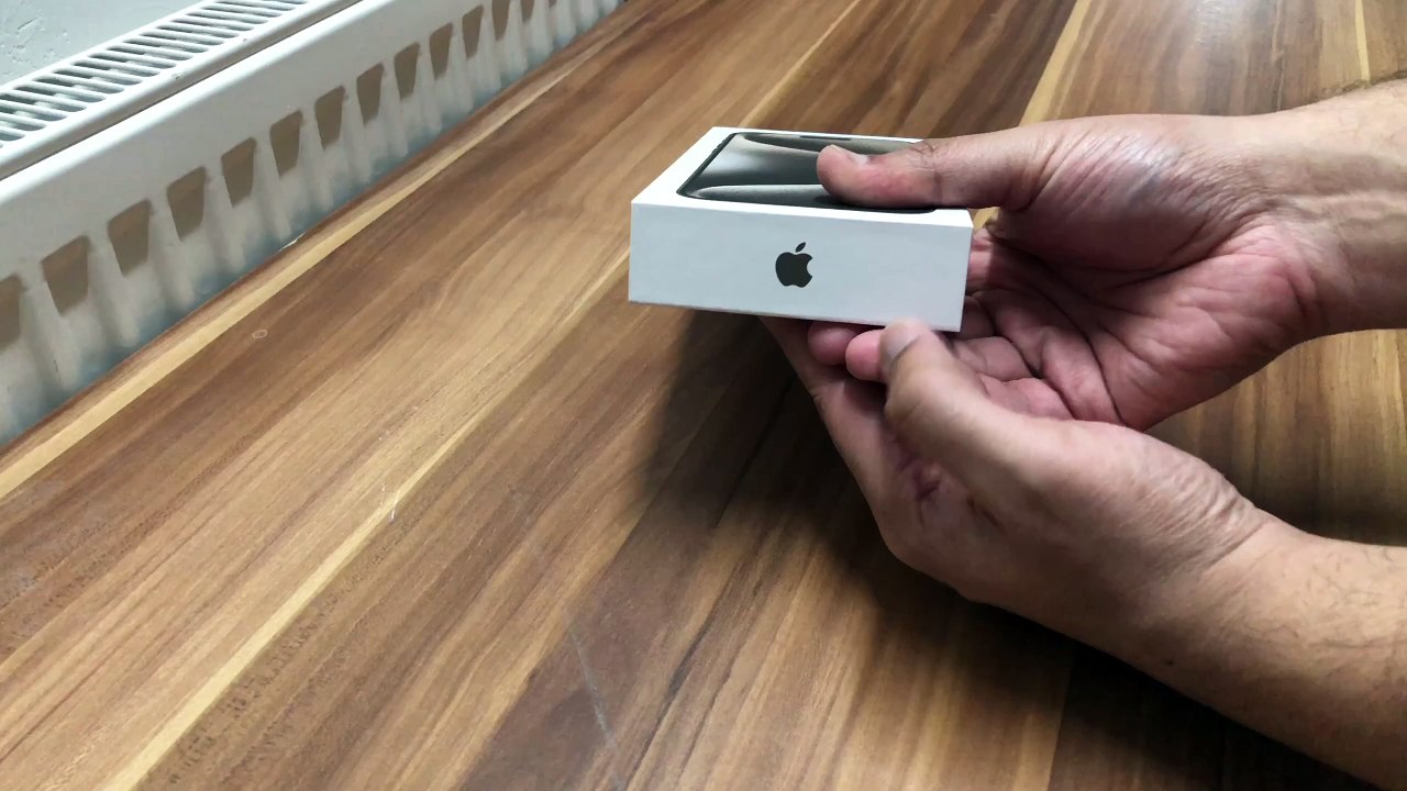 Unboxing: Apple iPhone 15 Pro Max - Natural Titanium
