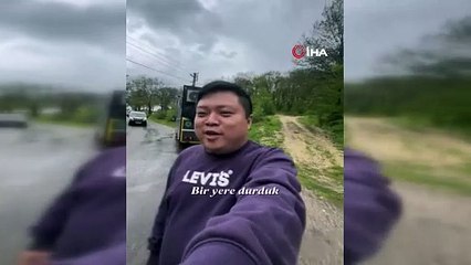 Koreli turistleri hem düğüne çağırdılar hem de paralarını aldılar