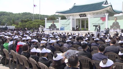 이 대통령 "특별한 희생엔 특별한 보상 주어져야" / YTN