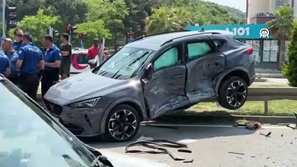 Panelvan ile otomobilin çarpıştığı kazada 6 kişi yaralandı