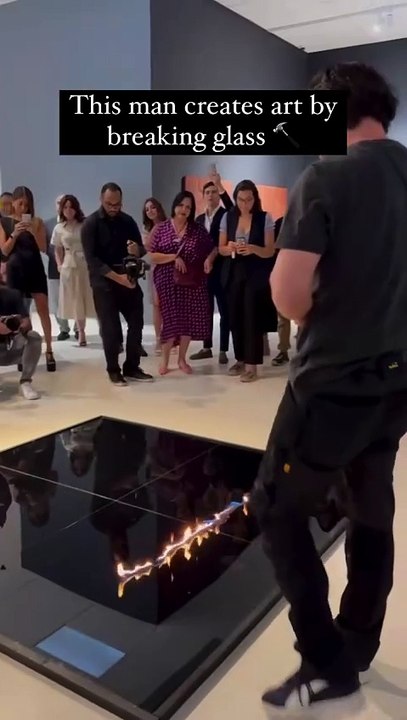 Simon Berger, a Swiss artist, has redefined portraiture by working with shattered glass. Through precise hammer strikes, he molds fragile panes into intricate portraits that balance delicacy with resilience