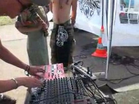 Skywoz live teknival 2008 crucey zone d'envol