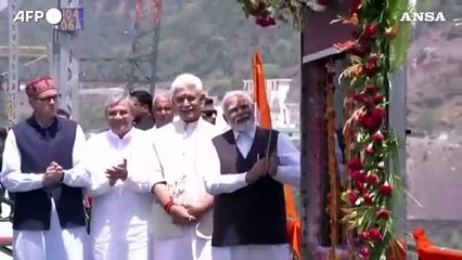 India, Modi inaugura un tratto della ferrovia che colleghera' il Kashmir al resto del Paese