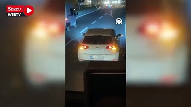 Sultangazi'de otomobil sürücüsü ile otobüs şoförünün kavgası cep telefonu kamerasında