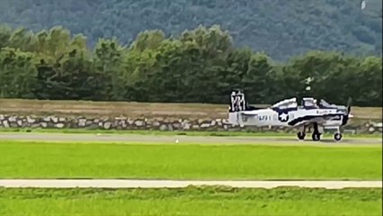 T 28 Trojan US Navy Red bull flying bulls Festivolare Air show solo