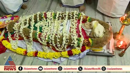 തെന്നല ബാലകൃഷ്ണപിള്ളയ്ക്ക് അന്ത്യാഞ്ജലി... പൊതുദർശനം തുടരുന്നു