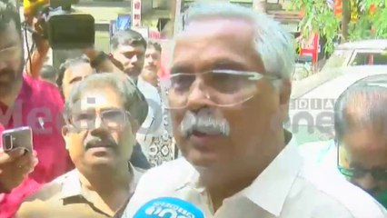 "RSSന്റെ പതാക പിടിച്ചിരിക്കുന്ന സ്ത്രീ അല്ല ഭാരതാംബ.. ഭാരതാംബയുടെ കയ്യിൽ ദേശീയപതാക ആണുള്ളത്"