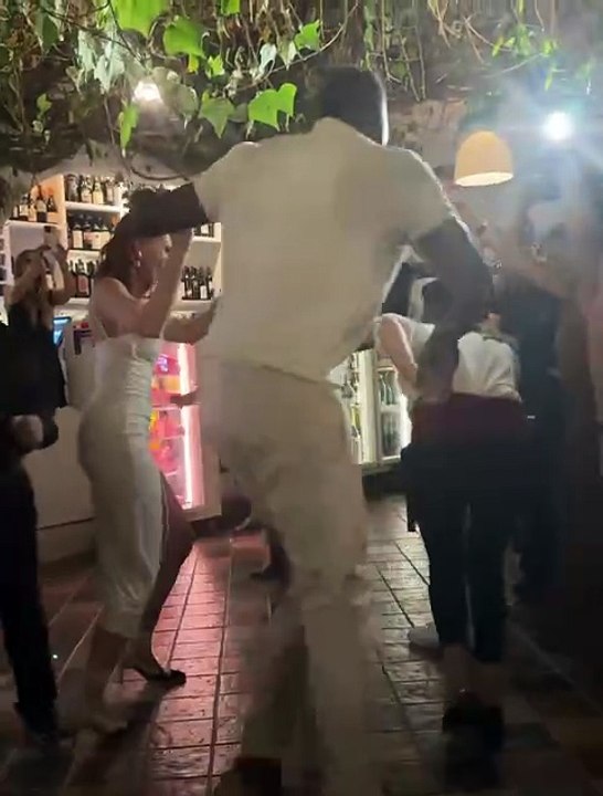 Γιουσέιν Μπολτ: Το ξέφρενο γλέντι με νησιώτικα, ο χορός & οι μέρες και οι νύχτες στη Μύκονο!