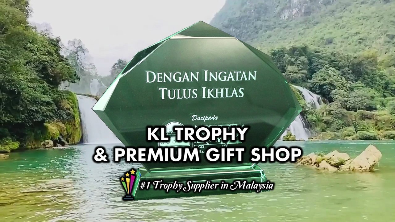 Custom Engraved Plaques – The Latest Recognition Trend - KL Trophy And Premium Gift Shop