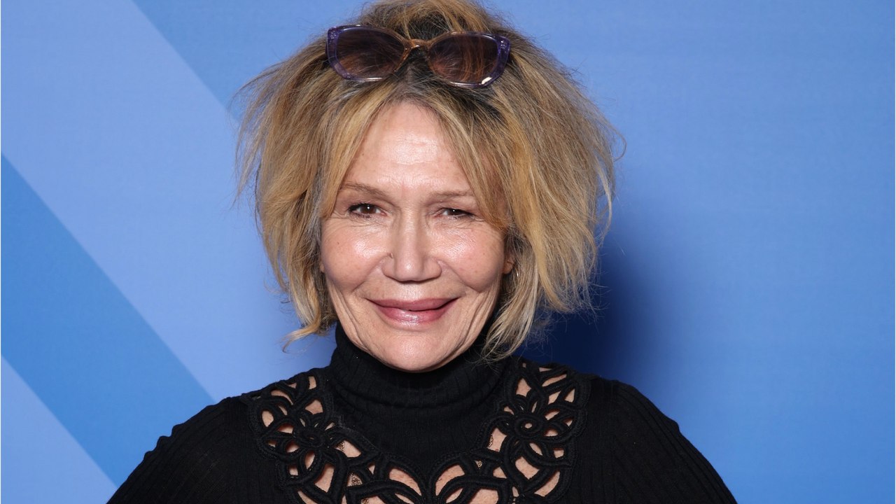 GALA VIDEO - Clémentine Célarié “abusée par une soeur” dans son enfance : elle lève le voile sur un traumatisme