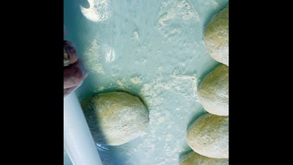 شو رأيكم نبدأ يومنا برائحة العجينة الطازجة؟ 😍