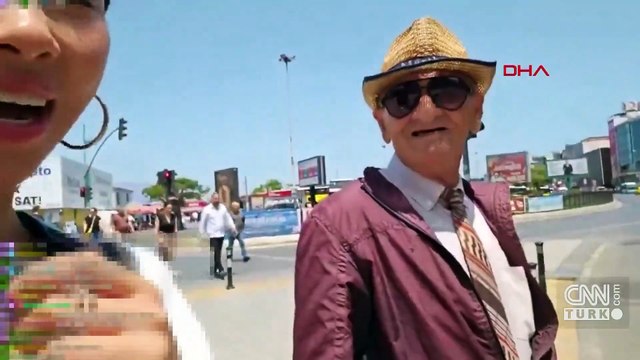 Kadıköy'de Güney Koreli fenomene canlı yayında taciz!