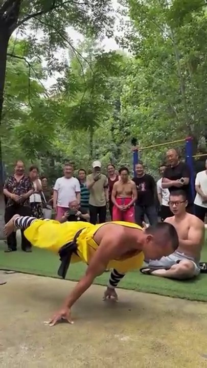 Shaolin master shows how it's done
