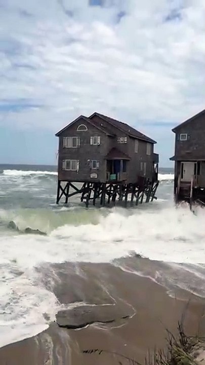 Homes are falling into the ocean in North Carolina's Outer Banks