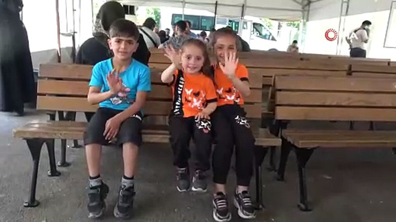 Suriyeliler akın akın vatanlarına dönüyor