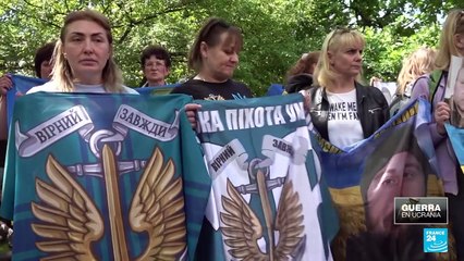 Mujeres ucranianas exigen la liberación de sus familiares
