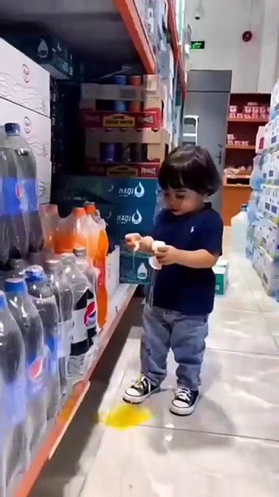 Little baby's new viral funny video 😂📸 siblings viral video 📸 funny kids 🤣😎 kids viral video 😍📸#shorts #shortvideos #viralvideos #viralshorts #funnyvideos #funny #comedy #kids #babys #siblings #love #care