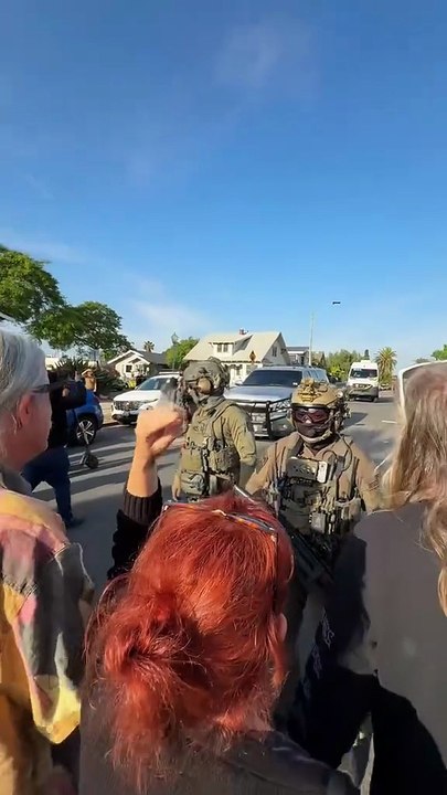 Ciudadanos en San Diego logran que agentes de ICE retrocedan