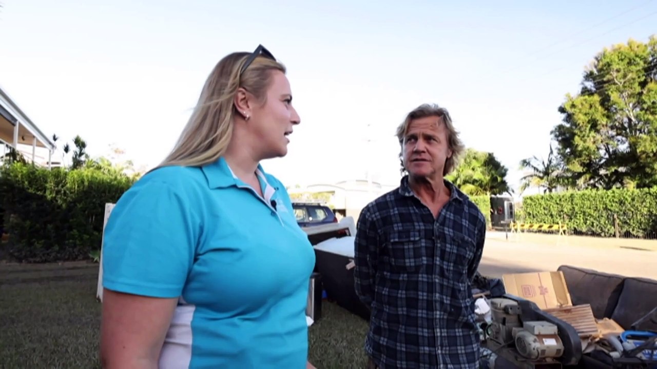 Man survives fight with stressed roo by throwing 'backward elbows'