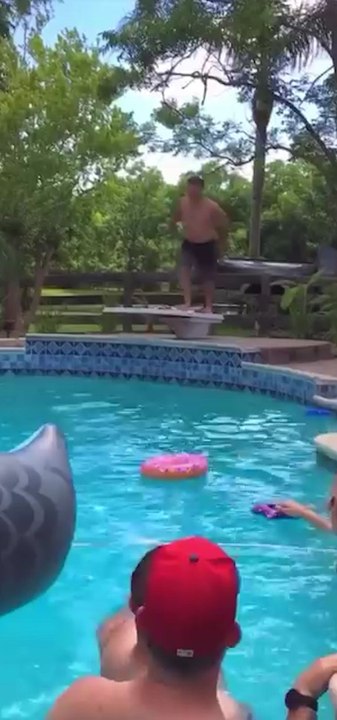 À la Piscine...