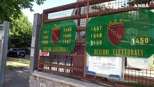 Referendum, urne aperte fino alle 23. Si vota per 5 quesiti