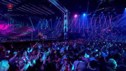 FINAL | Jury votes i finalen og interview med finaledeltagere i green room | Eurovision Song Contest 2025 | DR1