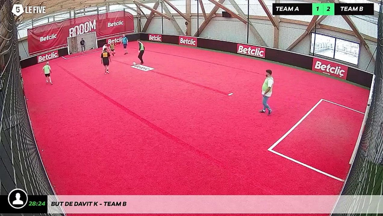 But de Davit K - Team B