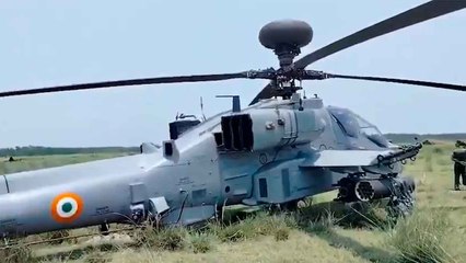 VIDEO: AH-64E Apache teki hätälaskun Intiassa