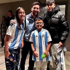 🎥 MESSI SORPRENDE A LA FAMILIA DE VIDAL ANTES DEL CHILE VS ARGENTINA 🇨🇱🇦🇷 ¡INSÓLITO MOMENTO EN EL HOTEL!