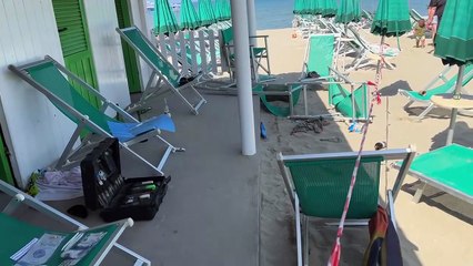 Tirrenia, ladri-vandali danneggiano gli stabilimenti balneari