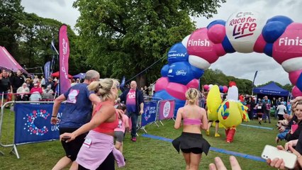 Video shows the 2025 Sheffield Race for Life at Graves Park
