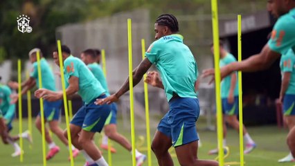 Seleção Brasileira treina no CT Joaquim Grava visando duelo diante do Paraguai
