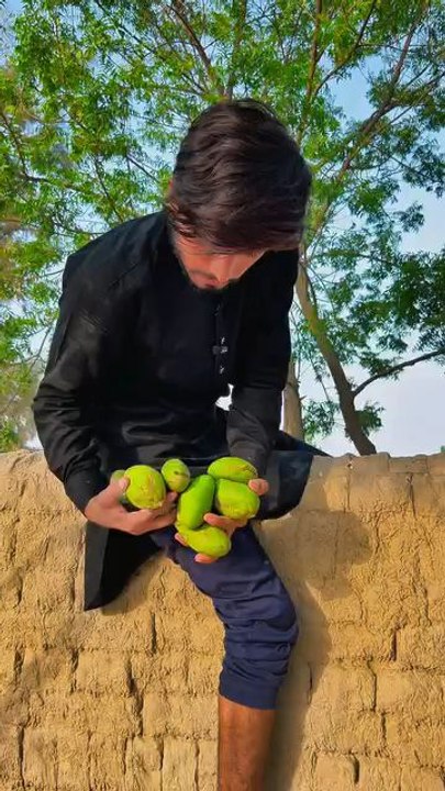 Qabristan mein murde baten kar rhe Hain😁
