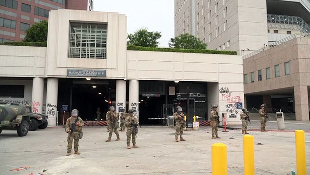 Tropas enviadas por Trump chegam a Los Angeles após protestos