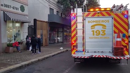 Válvula de botijão quebra e moradora pede ajuda dos bombeiros após imóvel ser 'tomado' por gás