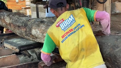 Advantages of Using a Sawmill Machine for 5x5 Wood