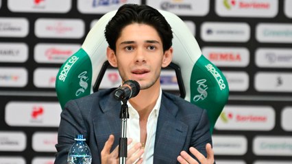 Aleco Irraragorri es abucheado por la afición de Santos en medio del juego de leyendas contra Chivas