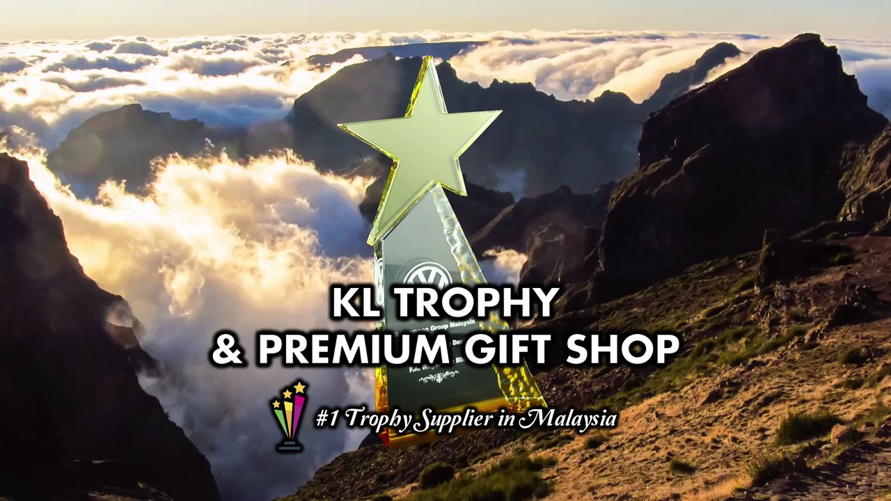 Glass Trophy vs Crystal Trophy – What’s the Difference - KL Trophy And Premium Gift Shop