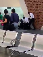 Paciente golpeado después de pedir medicinas