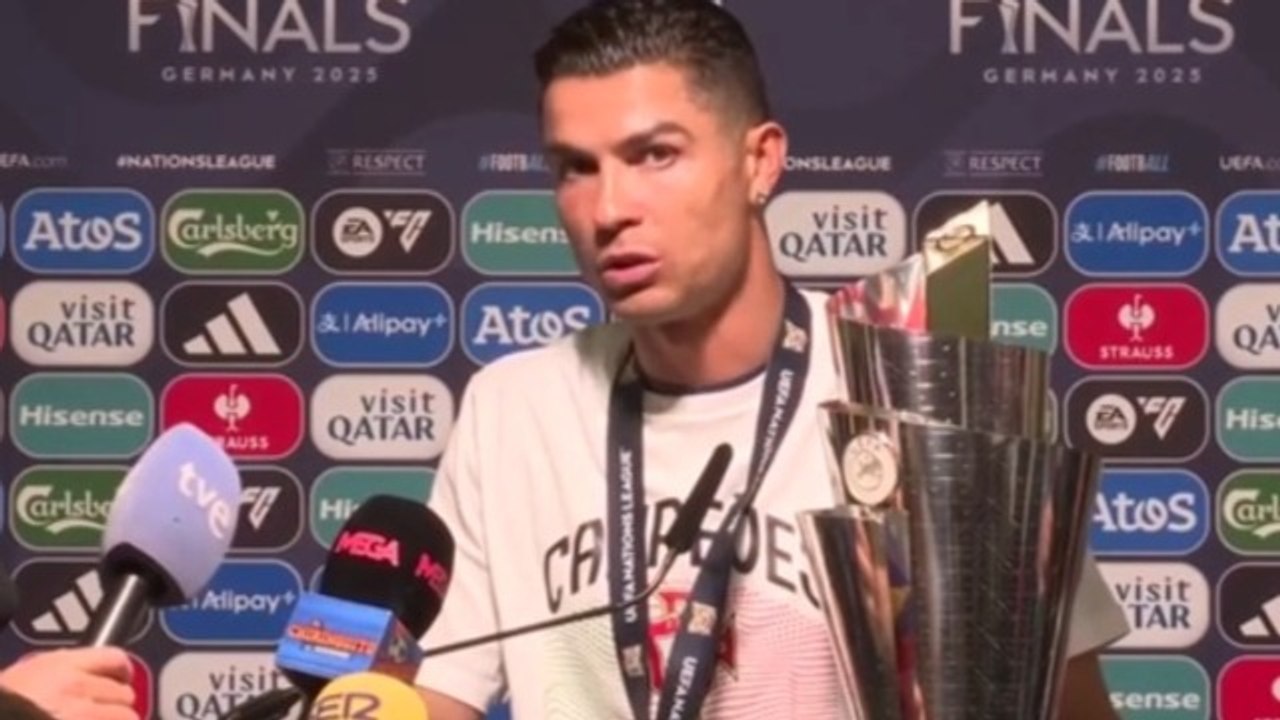 Detallazo de Ronaldo con Lamine tras la ceremonia: Yamal tiene que escucharlo sí o sí