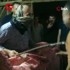 Bolu'da 100 yıllık bayram geleneği Deve kostümü ile kapı kapı dolaşıp para topluyorlar