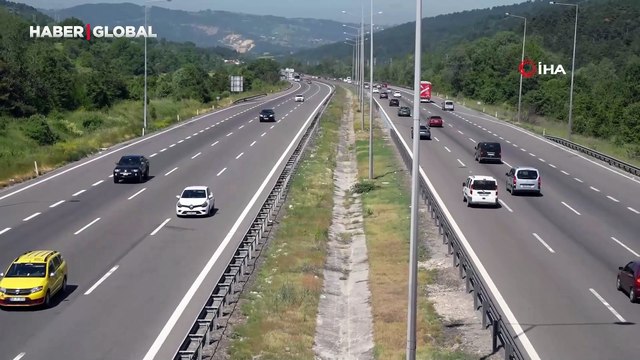 Tatilcilerin dönüş yolculuğu başladı: Bolu geçişinde akıcı yoğunluk