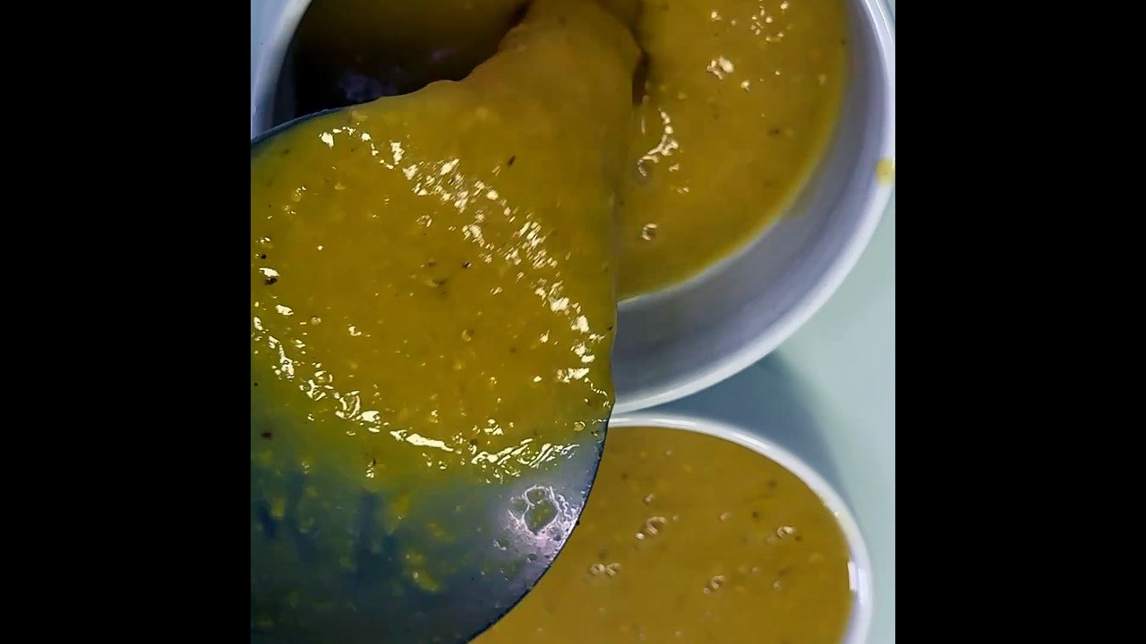 مين بيحب شوربة العدس بالطريقة التقليدية؟ 🥰